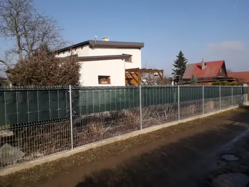 Obnova oplocení zahrádky v pražské městské části Černošice