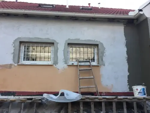 Oprava fasády provozovny a prodejny ve městě Příbram