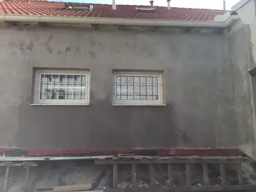 Oprava fasády provozovny a prodejny ve městě Příbram