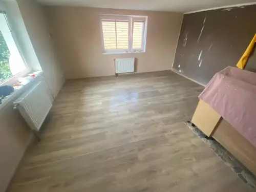 Pokládka vinylové podlahy v Praze Raděticích