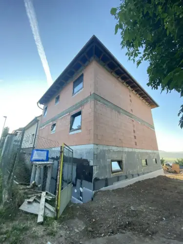 Realizace fasády na rodinném domě v Praze 16 - Radotíně