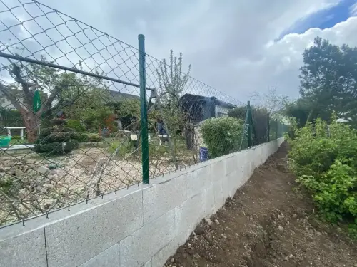 Realizace plotu v zahrádkářské kolonii Baník v Příbrami