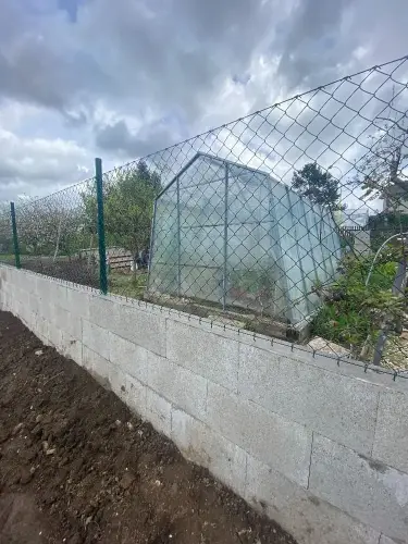 Realizace plotu v zahrádkářské kolonii Baník v Příbrami