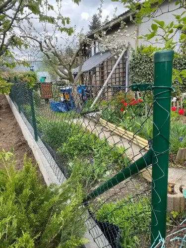 Realizace plotu v zahrádkářské kolonii Baník v Příbrami