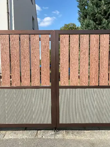 Výroba a instalace vrat a vrátek u domu v Praze na Chodově