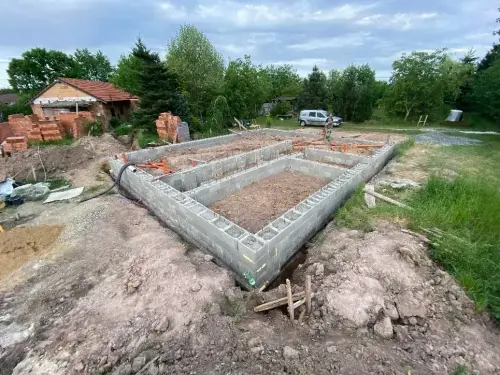 Výstavba rodinného domu v obci Holšiny