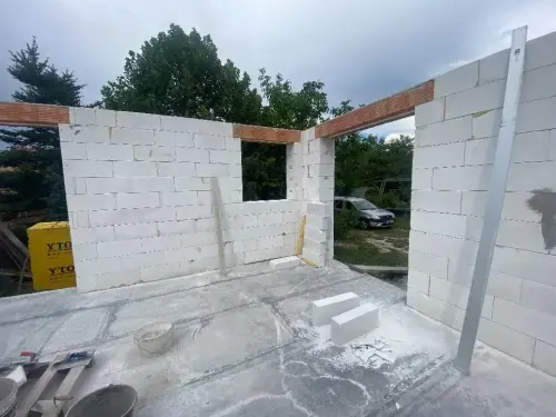 Výstavba rodinného domu v obci Holšiny